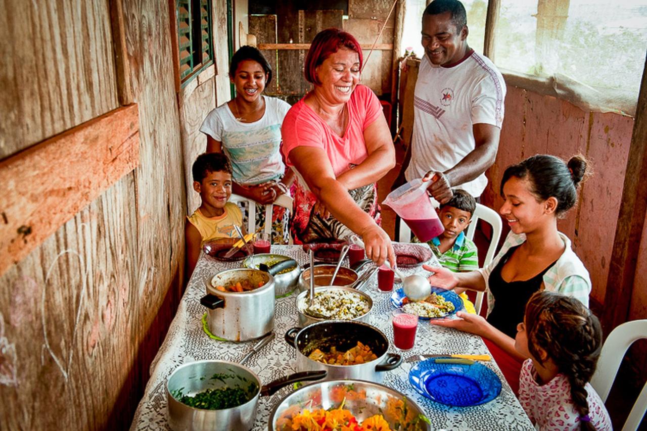 Lula retira 43 milhões da pobreza e intensifica luta para erradicar a fome