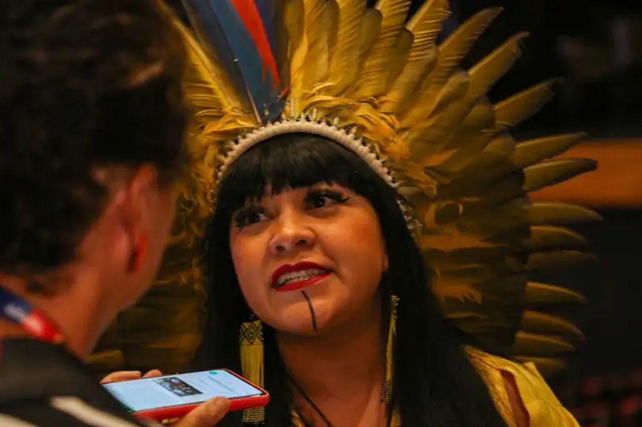 “Anistiar os golpistas é reinvadir o Brasil”, defende a deputada Célia Xakriabá