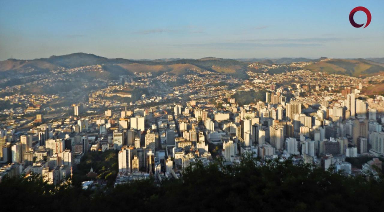 EXCLUSIVO: Educadores protestam após o corte de uma centena de vagas em Juiz de Fora