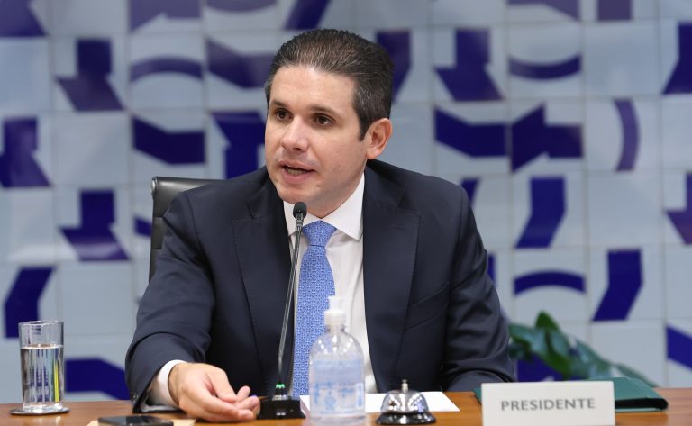 Motta apela aos deputados para não politizarem discussão da PEC da Segurança Pública