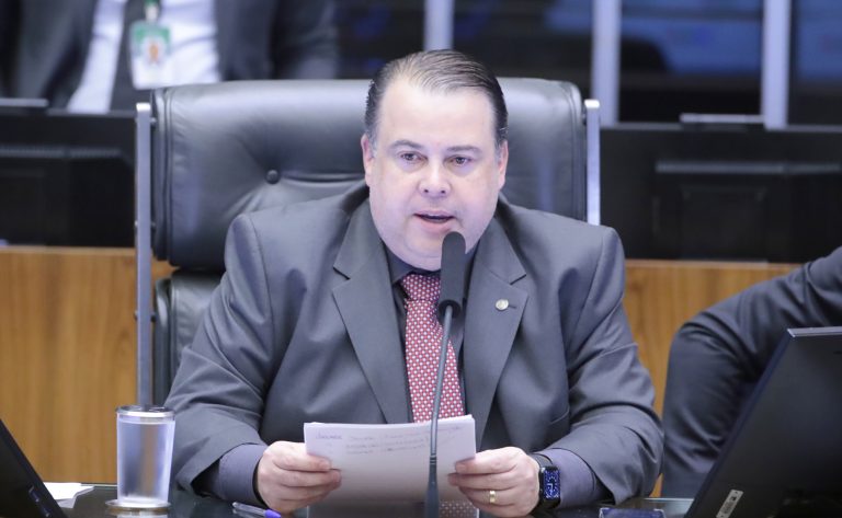 Comissão aprova exigência de conversor digital integrado em aparelhos de TV
