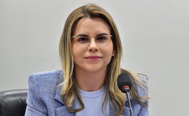Comissão aprova inclusão de QR code em carteira de identificação de pessoa com autismo