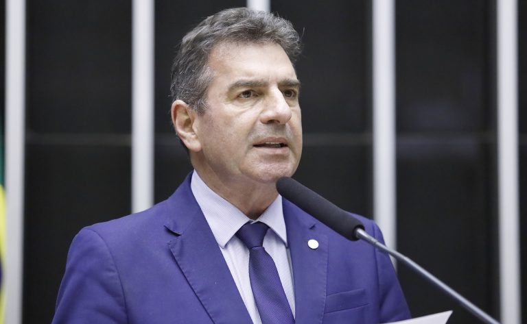 Comissão aprova instalação e conservação de equipamentos coletivos como diretriz da política urbana