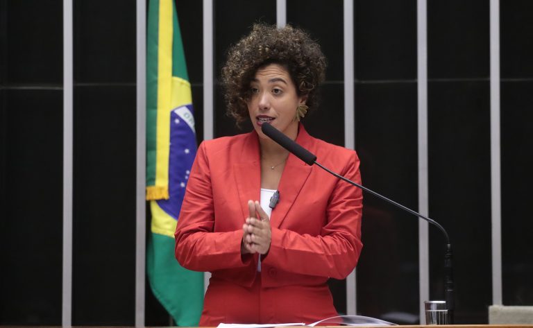 Comissão aprova licença-maternidade de 180 dias para detentoras de mandato eletivo