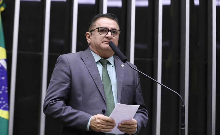 Comissão aprova Política Nacional de Educação para a Política e Cidadania