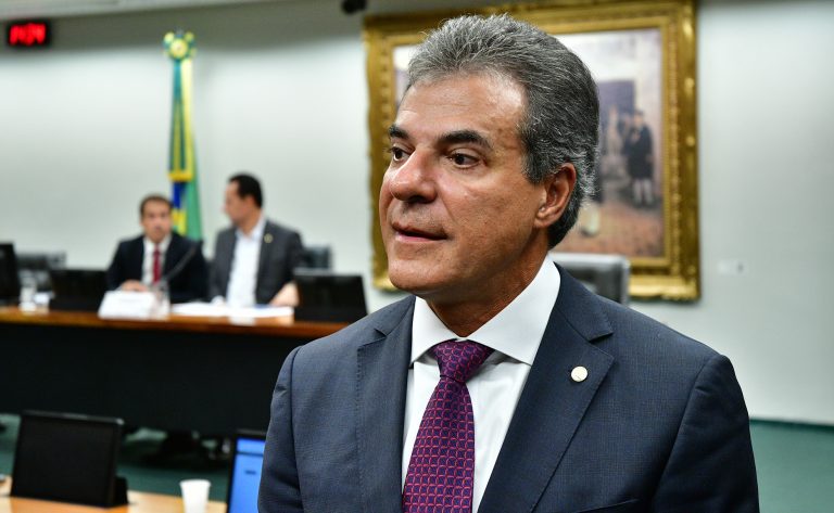 Comissão aprova projeto para evitar exclusão de pequenas empresas do Simples por dívida