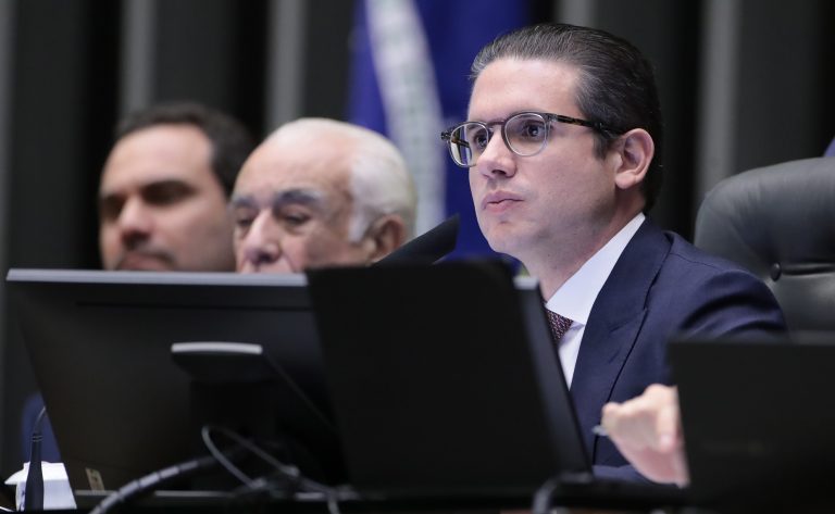 Deputados analisam MP que reformula regras do crédito consignado para trabalhadores do setor privado; acompanhe