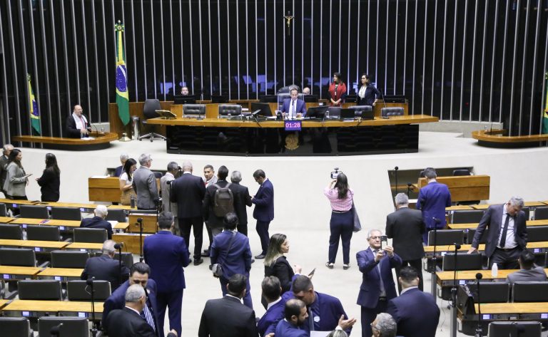 Deputados analisam projeto que cria 21 cargos de juiz do Trabalho no TRT em Belo Horizonte; acompanhe