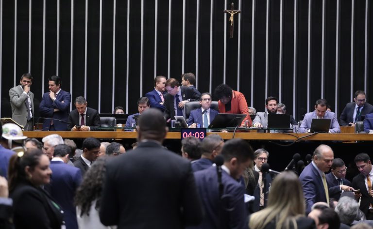 Câmara dos Deputados pode votar hoje regras para renovação de benefícios tributários