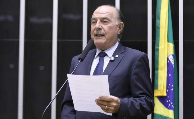 Comissão aprova projeto que prevê a criação de centros de convivência e bem-estar para pessoas idosas