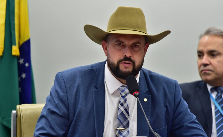 Comissão aprova regras diferenciadas para transporte de cargas perigosas por produtores rurais