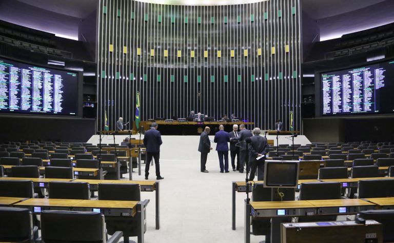 Deputados analisam acordo que oficializa a sede da COP 30 no Brasil; acompanhe
