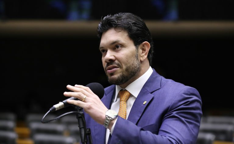 Comissão aprova diretrizes para estimular contratação de pessoas com deficiência