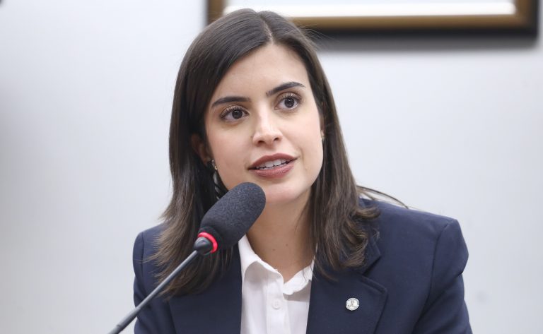 Comissão aprova pensão especial a vítimas de ataques em escolas