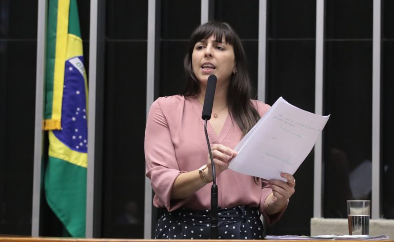 Câmara aprova projeto que prevê medidas para assegurar o convívio de crianças com a natureza
