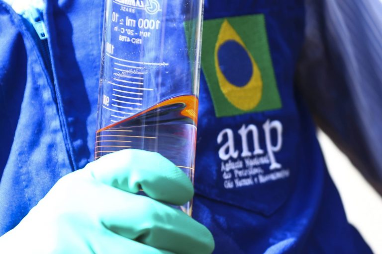 Comissão debate fiscalização da mistura de biodiesel no óleo diesel B