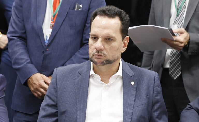 Comissão aprova projeto que define como prática abusiva não fornecer troco ao consumidor