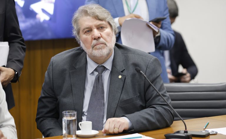 Comissão do Esporte aprova normas gerais de segurança para pistas de kart recreativo