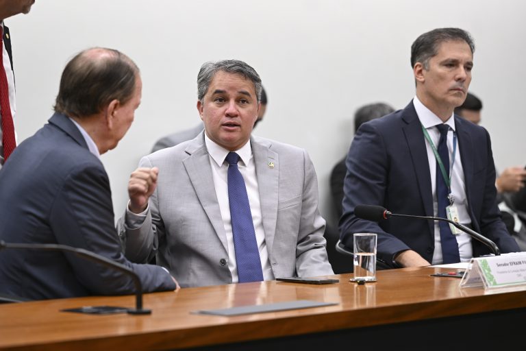 Comissão Mista de Orçamento aprova 11 dos 16 relatórios setoriais do Orçamento de 2026