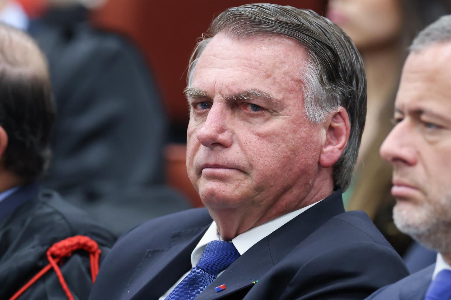 PGR defende prisão domiciliar para Jair Bolsonaro. Por Vanessa Lippelt
