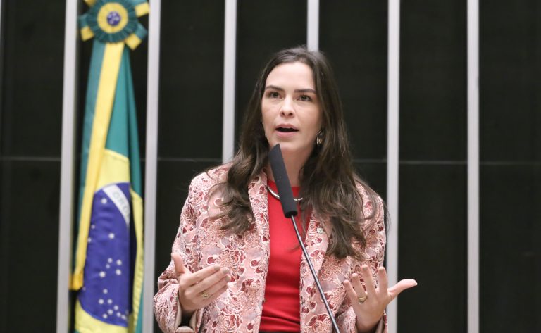 Comissão aprova criação do ‘Orçamento Mulher’ para fiscalizar gastos públicos específicos