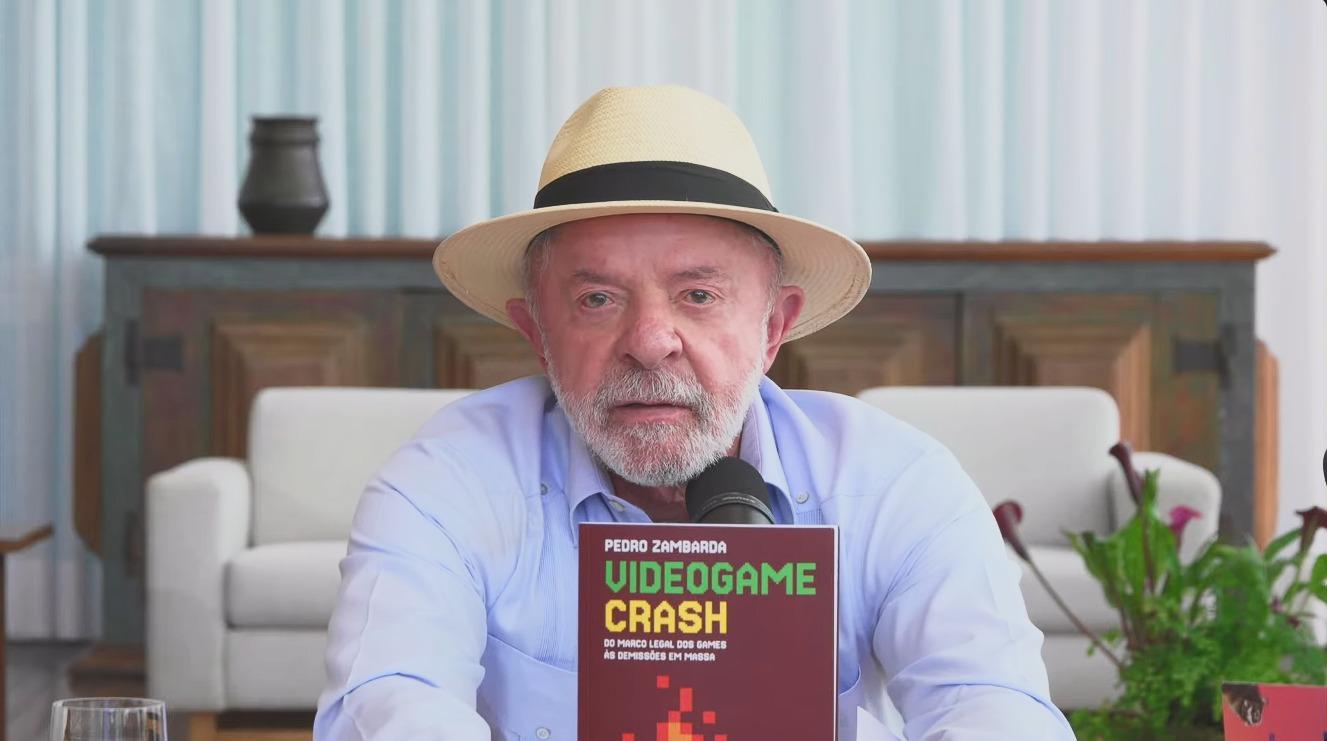 Livro de jornalista da Folha TV é recebido por Lula